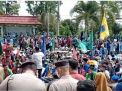 ALIANSI MAHASISWA GELAR UNJUK RASA DI DEPAN KANTOR DPRD BUNGO