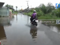 IMBAS ANAK SUNGAI PARIT 2 DIKERUK,JALAN KIHAJAR DEWANTARA TERGENANG BANJIR ROB