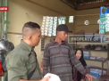 CEK BAHAN POKOK KASAT RESKRIM BERSAMA TIM SATGAS PANGAN TEMUKAN MAKANAN KADALUWARSA