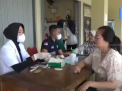 PEMUDIK DAPAT PELAYANAN KESEHATAN GRATIS DI TERMINAL ALAM BARAJO