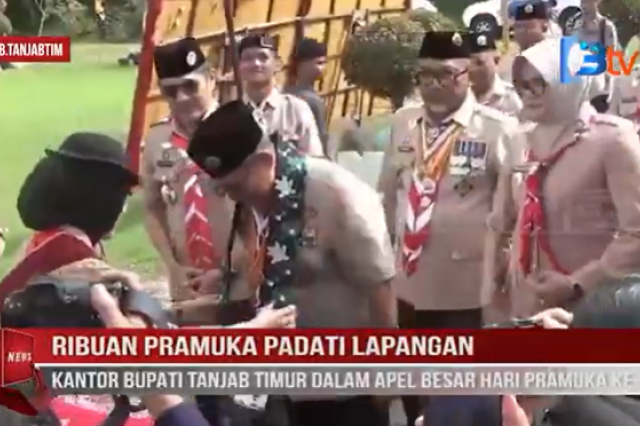 RIBUAN PRAMUKA PADATI LAPANGAN KANTOR BUPATI TANJAB TIMUR DALAM APEL BESAR HARI PRAMUKA KE 64
