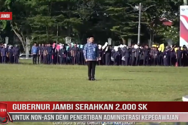 GUBERNUR JAMBI SERAHKAN 2 000 SK UNTUK NON ASN DEMI PENERTIBAN ADMINISTRASI KEPEGAWAIAN