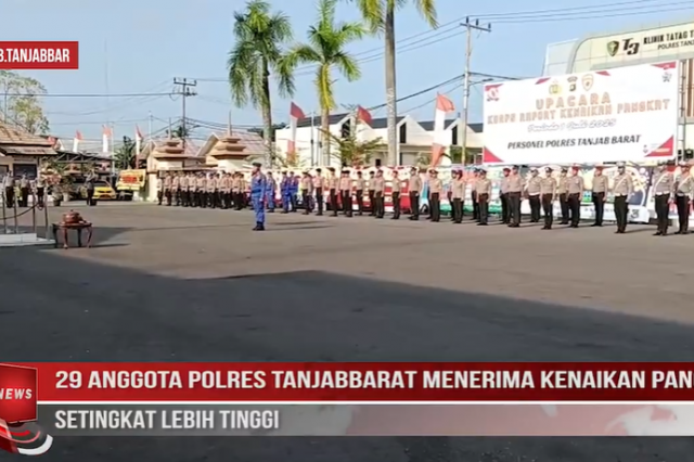 29 ANGGOTA POLRES TANJABBARAT MENERIMA KENAIKAN PANGKAT SETINGKAT LEBIH TINGGI