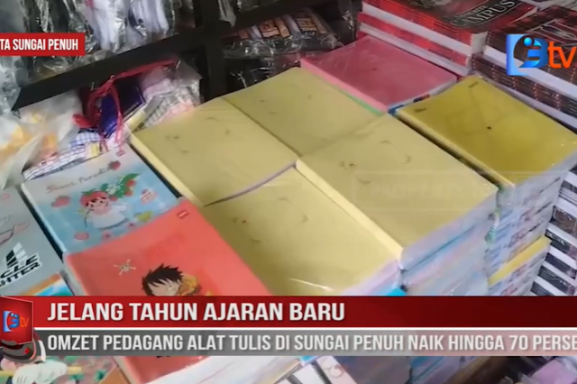 JELANG TAHUN AJARAN BARU, OMZET PEDAGANG ALAT TULIS DI SUNGAI PENUH NAIK HINGGA 70 PERSEN