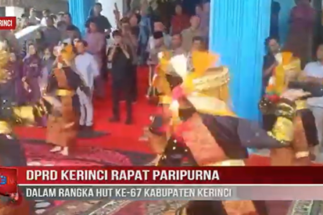 DPRD KERINCI RAPAT PARIPURNA DALAM RANGKA HUT KE 67 KABUPATEN KERINCI