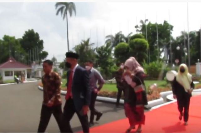 GUBERNUR JAMBI RESMI MELANTIK 3 PEJABAT BUPATI