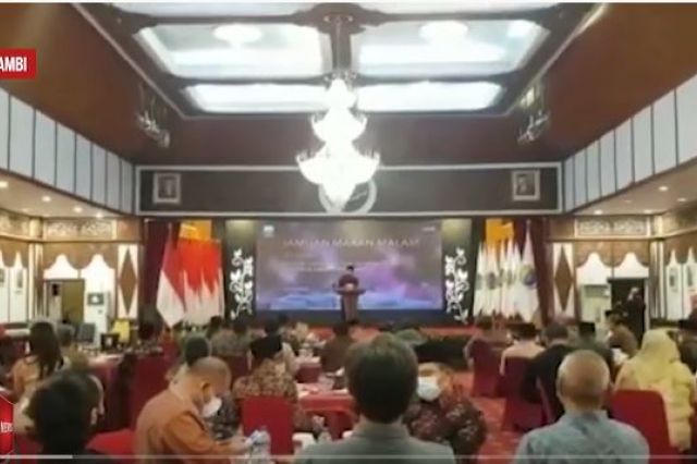 AL HARIS SAMBUT SANDIAGA UNO DI RUMAH DINAS GUBERNUR