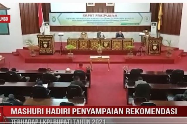 MASHURI HADIRI PENYAMPAIAN REKOMENDASI DPRD BUNGO TERHADAP LKPJ BUPATI TAHUN 2021