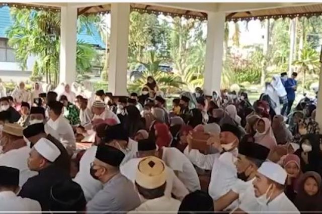 PEMKAB BUNGO BAGIKAN BONUS KE PEMENANG MTQ PROVINSI KE 50