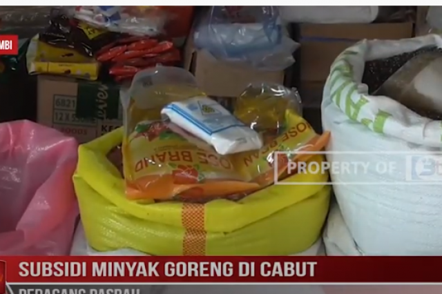 SUBSIDI MINYAK GORENG DI CABUT, PEDAGANG PASRAH