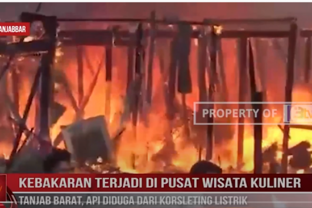 KEBAKARAN TERJADI DI PUSAT WISATA KULINER TANJAB BARAT, API DIDUGA DARI KORSLETING LISTRIK