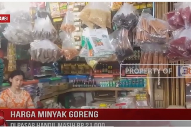 HARGA MINYAK GORENG DI PASAR HANDIL MASIH Rp 21 000