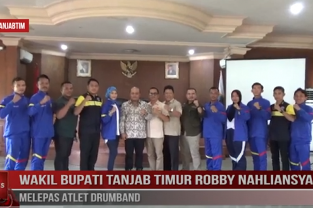 WAKIL BUPATI TANJAB TIMUR ROBBY NAHLIANSYAH MELEPAS ATLET DRUMBAND