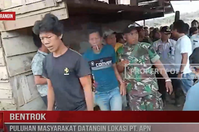 BENTROK, PULUHAN MASYARAKAT DATANGIN LOKASI PT APN