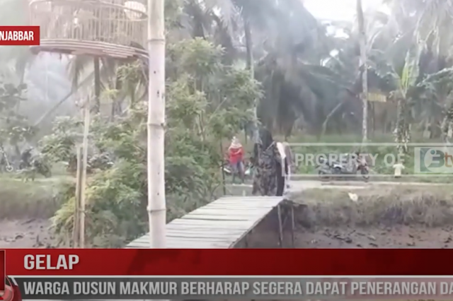 GELAP,WARGA DUSUN MAKMUR BERHARAP SEGERA DAPAT PENERANGAN DARI PLN