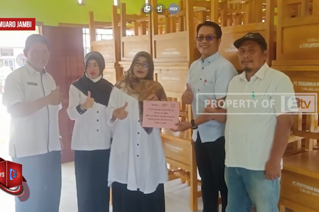 PTPN VI SERAHKAN BANTUAN 70 SET MEJA DAN KURSI