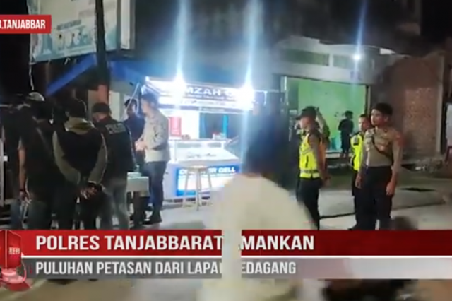 POLRES TANJABBARAT AMANKAN PULUHAN PETASAN DARI LAPAK PEDAGANG
