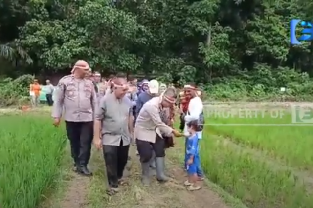 DALAM RANGKA SAMBUT HARI BHAYANGKARA, POLRES BUNGO TANAM POHON