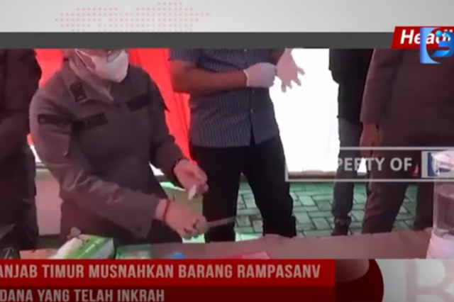 KEJARI TANJAB TIMUR MUSNAHKAN BARANG RAMPASAN TINDAK PIDANA YANG TELAH INKRAH