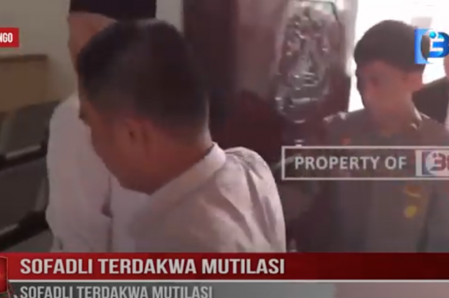 SOFADLI TERDAKWA MUTILASI JALANI SIDANG PERDANA