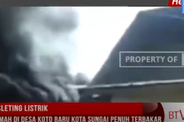 DIDUGA KORSLETING LISTRIK, SATU UNIT RUMAH DI DESA KOTO BARU KOTA SUNGAI PENUH TERBAKAR